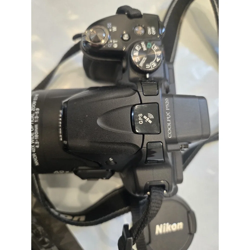 NIKON Coolpix P520 Digital Camera Black for PARTS/REPAIR - Black